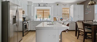 Pool & Hot Tub Retreat 12 mins from Magic Mountain