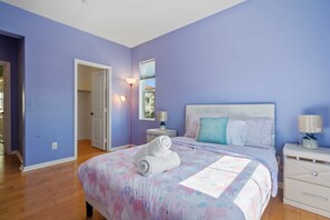 4 bedrooms, desk, iron/ironing board, free WiFi
