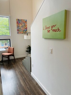 Interior - NEW Cozy Downtown East Austin Condo - Prime Location! 10 min walk to Rainey St (Austin)
