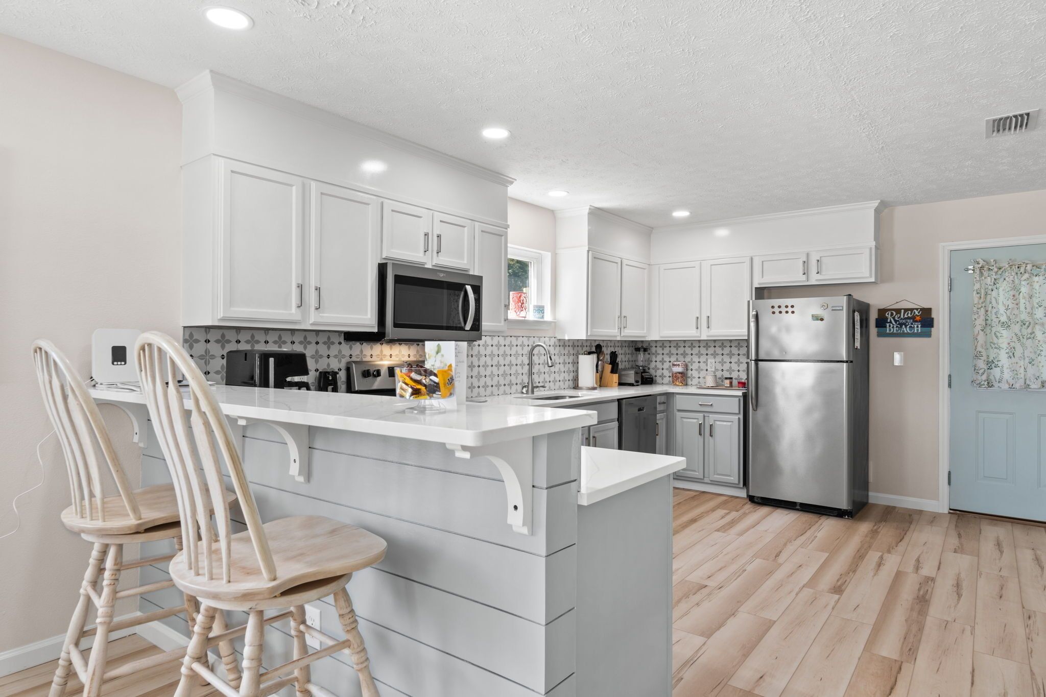 冰箱、微波炉、烤箱、炉灶