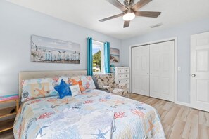 2 bedrooms, iron/ironing board, free WiFi, bed sheets - Short  Walk to beautiful St Joe Bay and Historic downtown Port St Joe.  (Port St. Joe)