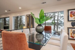 Dining - Gorgeous Lake Hamilton home with outdoor kitchen and dock. Perfect location (Hot Springs)