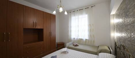 2 chambres, fer et planche Ă repasser, Wi-Fi gratuit, draps fournis