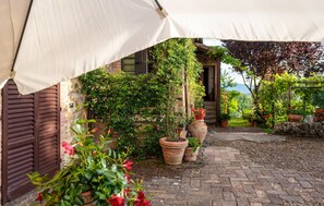 Property grounds - Beautiful home in Siena with WiFi (Siena)