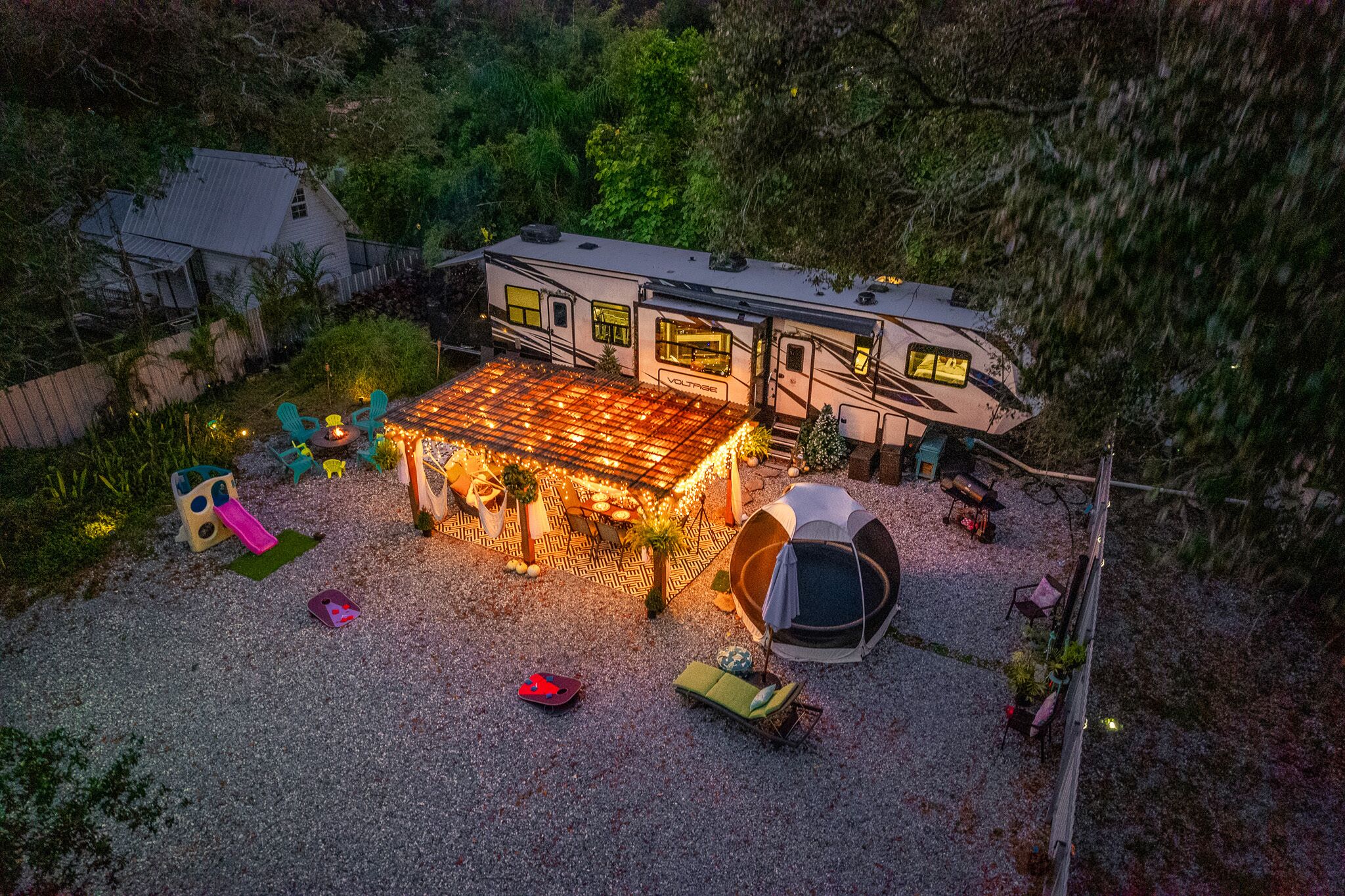 City Escape: Relaxing Campsite with Wi-Fi, Hot Tub, and Outdoor Bliss