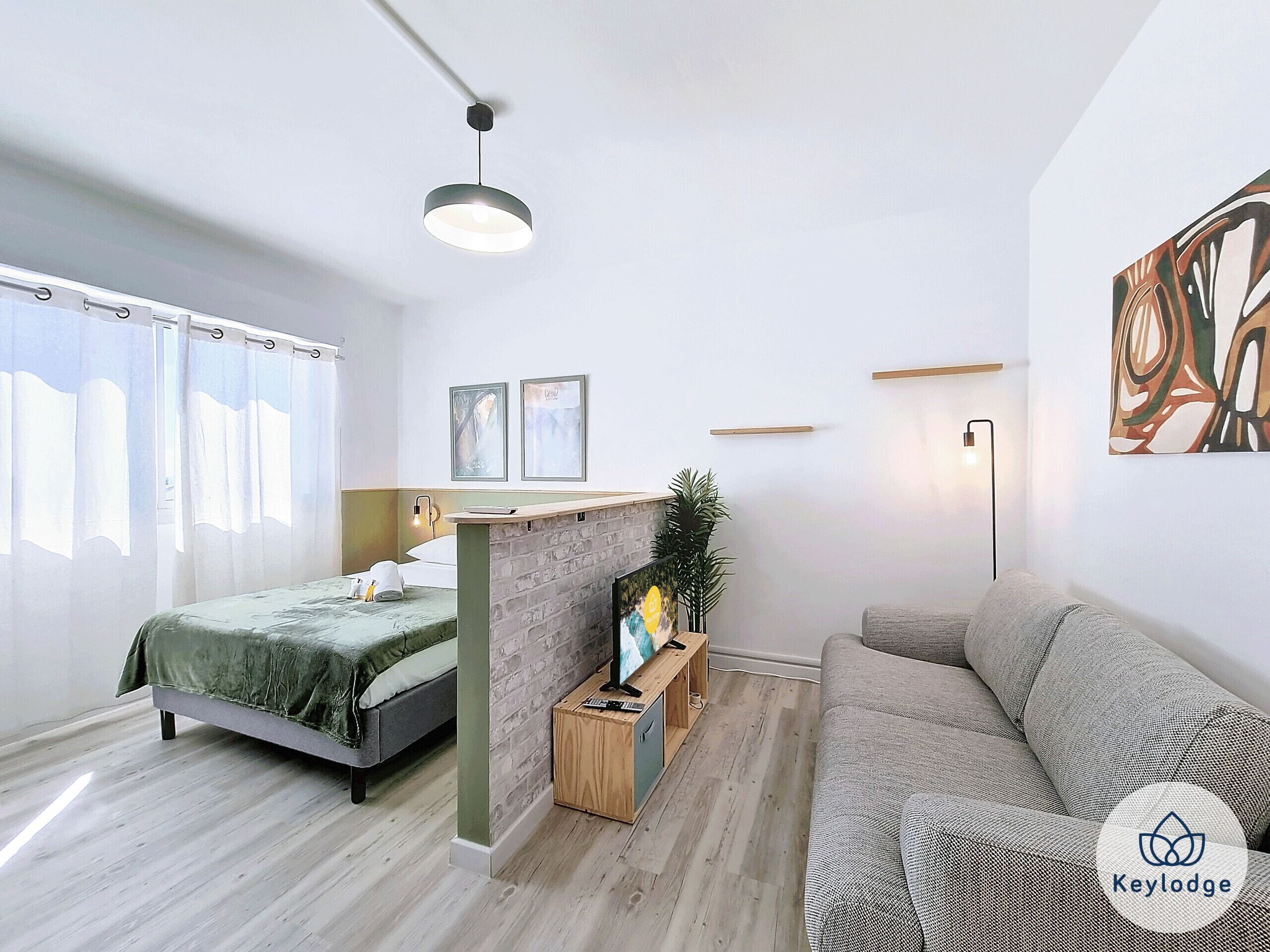 Bügeleisen/Bügelbrett, kostenloses WLAN, Bettwäsche