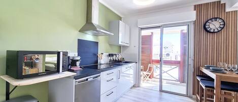 Fridge, microwave, coffee/tea maker, electric kettle