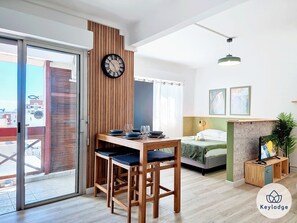 Fer et planche à repasser, Wi-Fi gratuit, draps fournis