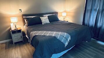 3 chambres, bureau, Wi-Fi gratuit, draps fournis
