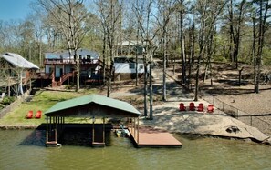 Exterior - Spectacular Waterfront Beach House w/ Dock, Hot Tub, Wifi, H2O Toys & Location! (Hot Springs)