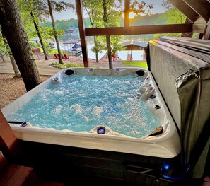 Outdoor spa tub