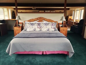 12 bedrooms, WiFi, bed sheets