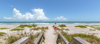 SōLE Villa #1 | Elegant Courtyard Retreat By Beach