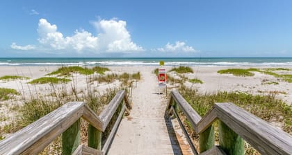 SōLE Villa #1 | Elegant Courtyard Retreat By Beach