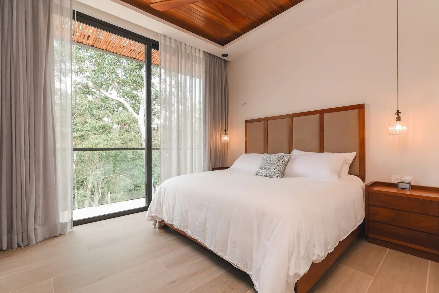 4 chambres, fer et planche à repasser, Wi-Fi, draps fournis