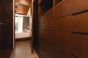 4 bedrooms, iron/ironing board, WiFi, bed sheets - Luxury custom built home in private gated community. Fits 10.  (Tulum)