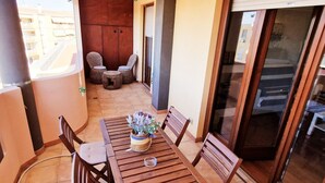 Outdoor dining - L' Ancora Apartment P9172 (Quartu Sant'Elena)