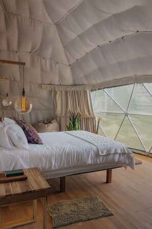 Panoramic Quadruple Room - Las Cupulas at Earth Lodge (Antigua Guatemala)