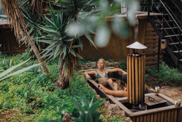 Panoramic Room - Las Cupulas at Earth Lodge (Antigua Guatemala)