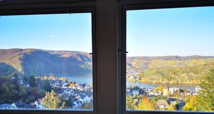 Rheinblick Schlösschen (UG): Top Aussicht auf die größte Rheinschleife.