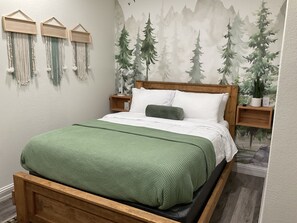 4 bedrooms, iron/ironing board, free WiFi, bed sheets