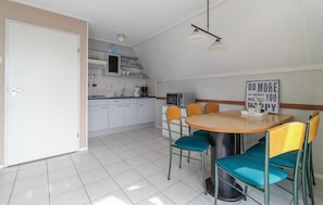 Dining - Amazing home in Vlagtwedde with WiFi (Vlagtwedde)