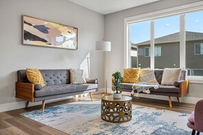 TV, fireplace, offices