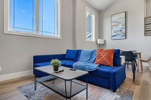 TV, fireplace, offices