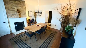 Dining - Modern Farmhouse in town. (New Cumberland)