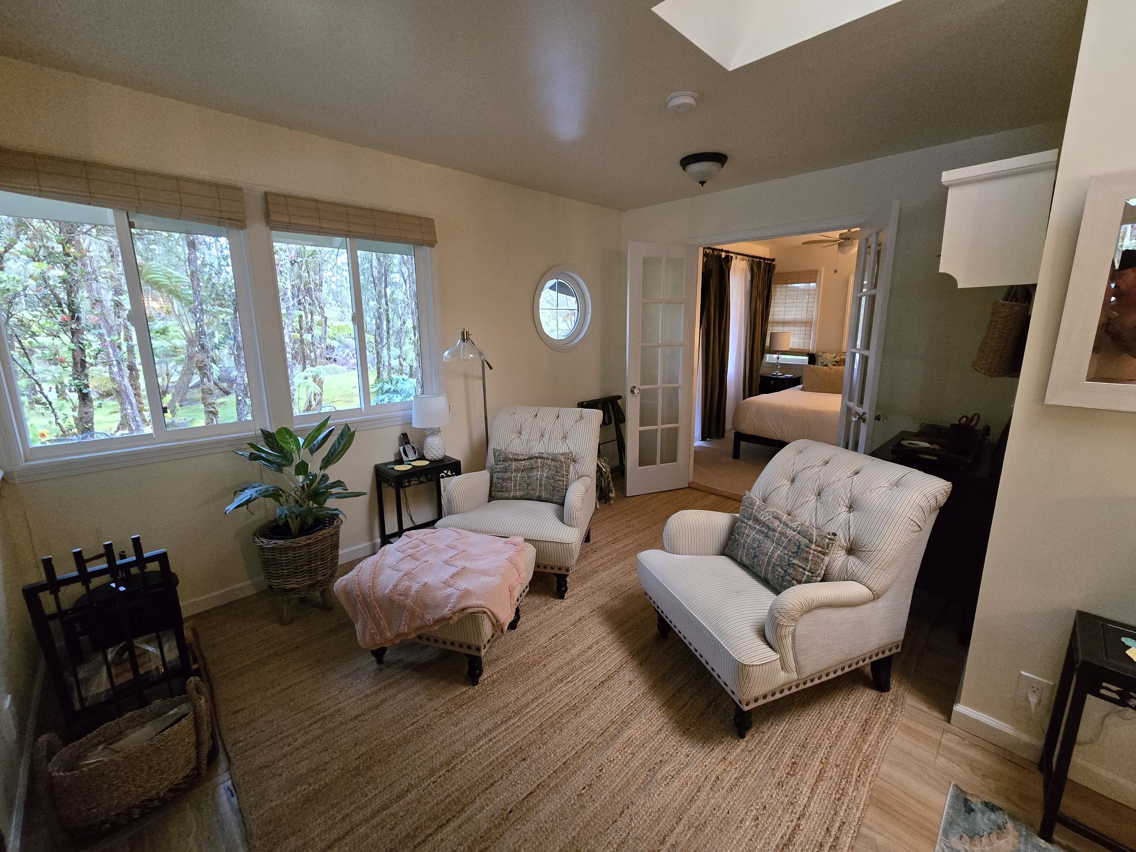 2 slaapkamers, een strijkplank/strijkijzer, wifi, beddengoed