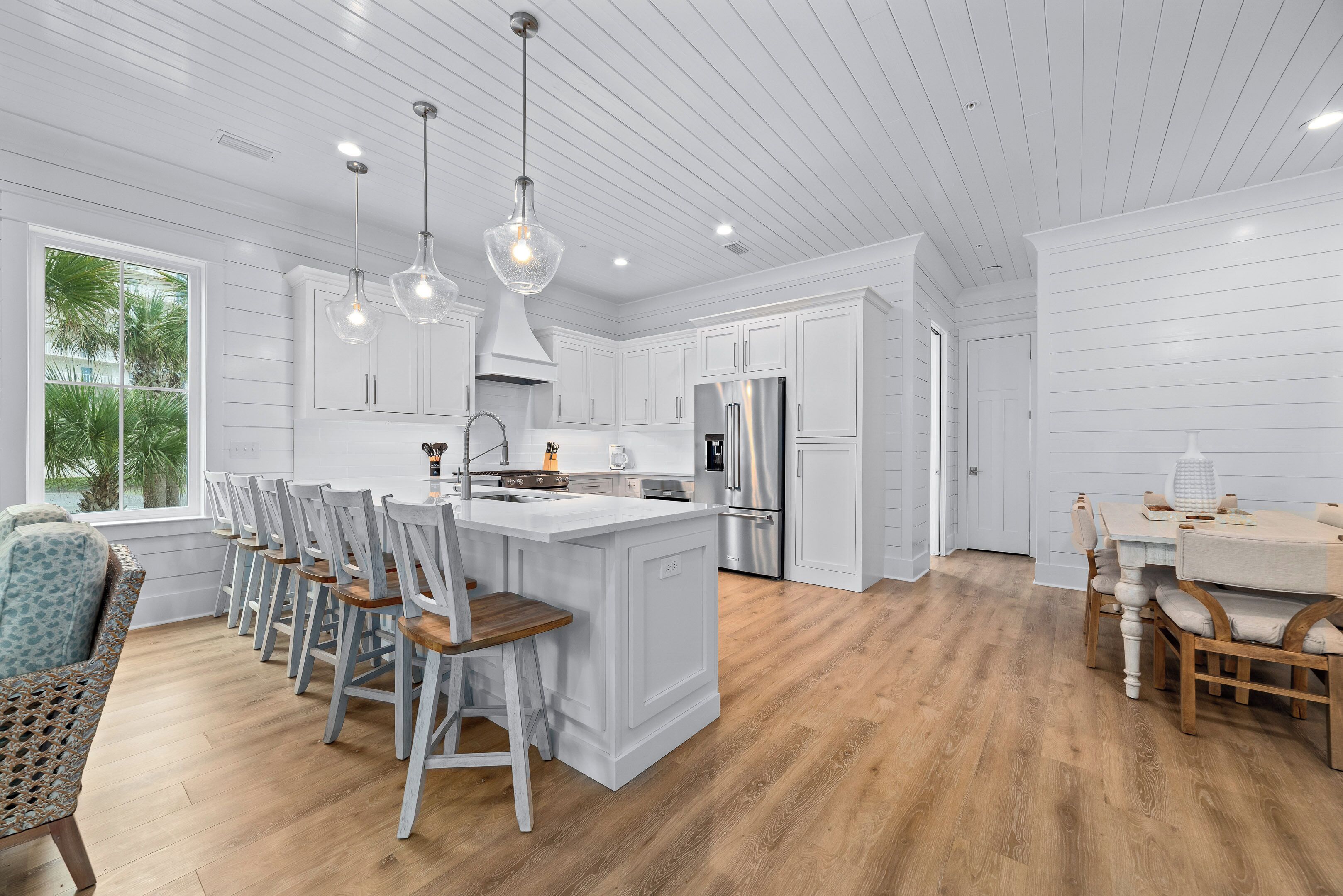 冰箱、微波炉、烤箱、炉灶