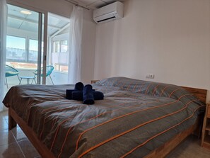 3 bedrooms, free WiFi, bed sheets - "Gecko"@MARISOL: 250m to the beach, private pool, A/C, WiFi, dog beach (Riumar)