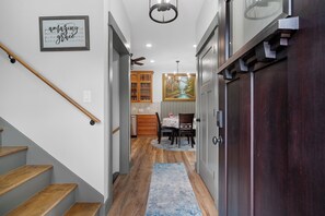 Dining - New Home - Thunderbird Lakefront - Large Deck (Cherokee Village)