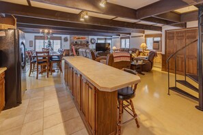 Dining - Large Chalet near Bretton Woods! (Bethlehem)