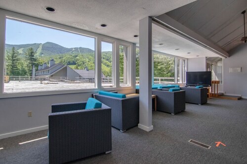 Loon Mountain Retreat! Hot Tub, Pool & More!