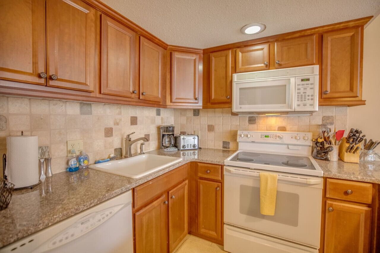 冰箱、微波炉、烤箱、炉灶