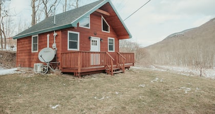 Mountainscape: Peaceful and Skiing Getaway. Pet-Friendly