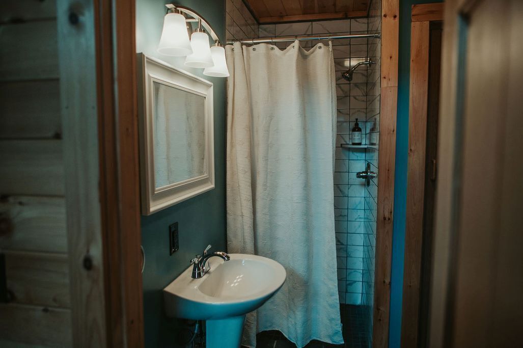 Dusche, Handtücher, Seife, Toilettenpapier