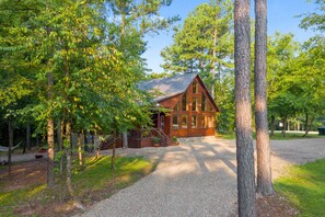 Exterior - Oklahoma Breakdown - Hot Tub, Corn Hole, Firepit (Broken Bow)