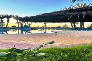 Pool - Appartement Balnéaire Palm Beach vue sur Piscine et à 2 min à Pieds de la Plage (El Mansouria)