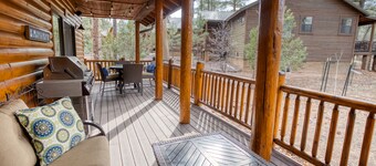 Torreon Cardinal Landing Cabin With Party Garage