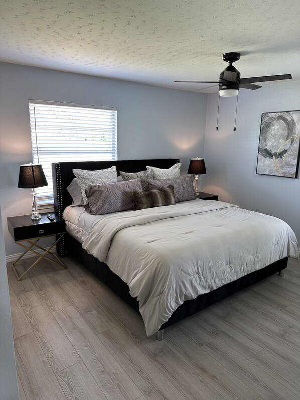 3 bedrooms, desk, iron/ironing board, WiFi