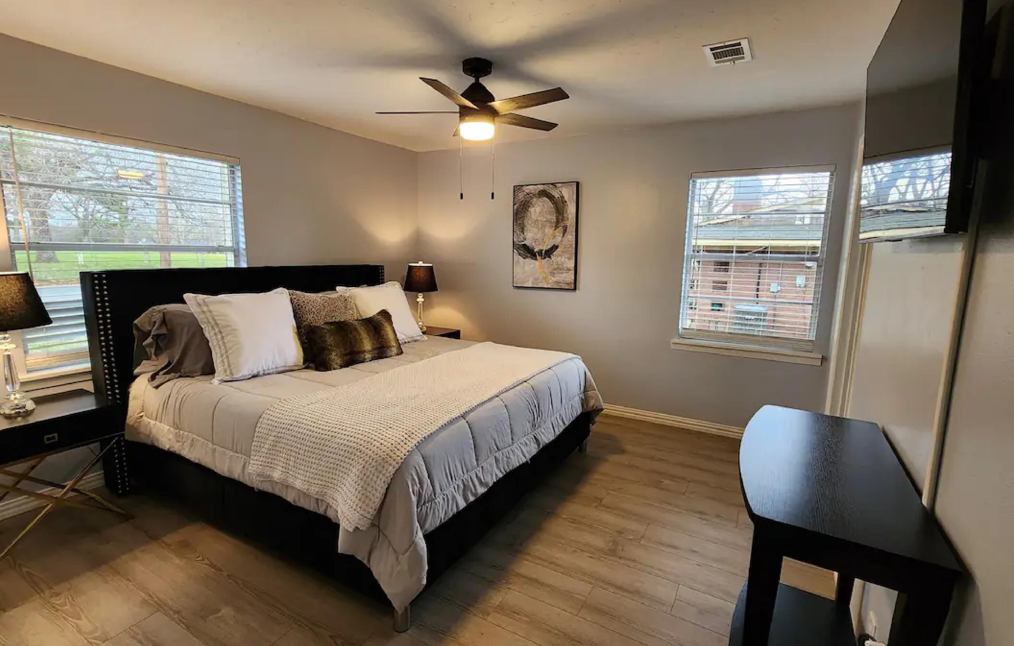 3 bedrooms, desk, iron/ironing board, WiFi