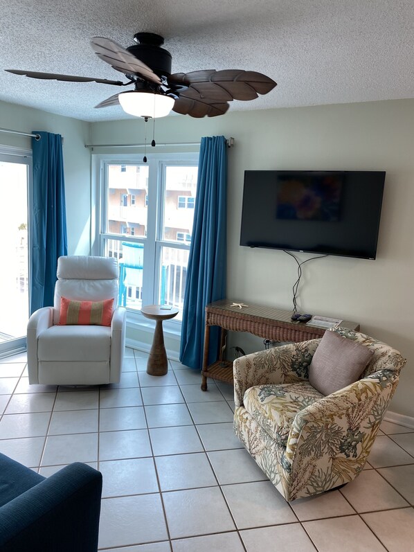 Smart TV - Happiness Comes in Waves 🌊Steps to the Gulf 👣Free Parking (Gulf Shores)