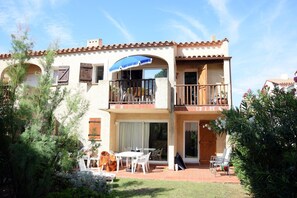 Exterior - Apartment 'F K K Ferienwohnung Oasis Naturist' with Shared Pool, Shared Garden and Wi-Fi (Leucate)