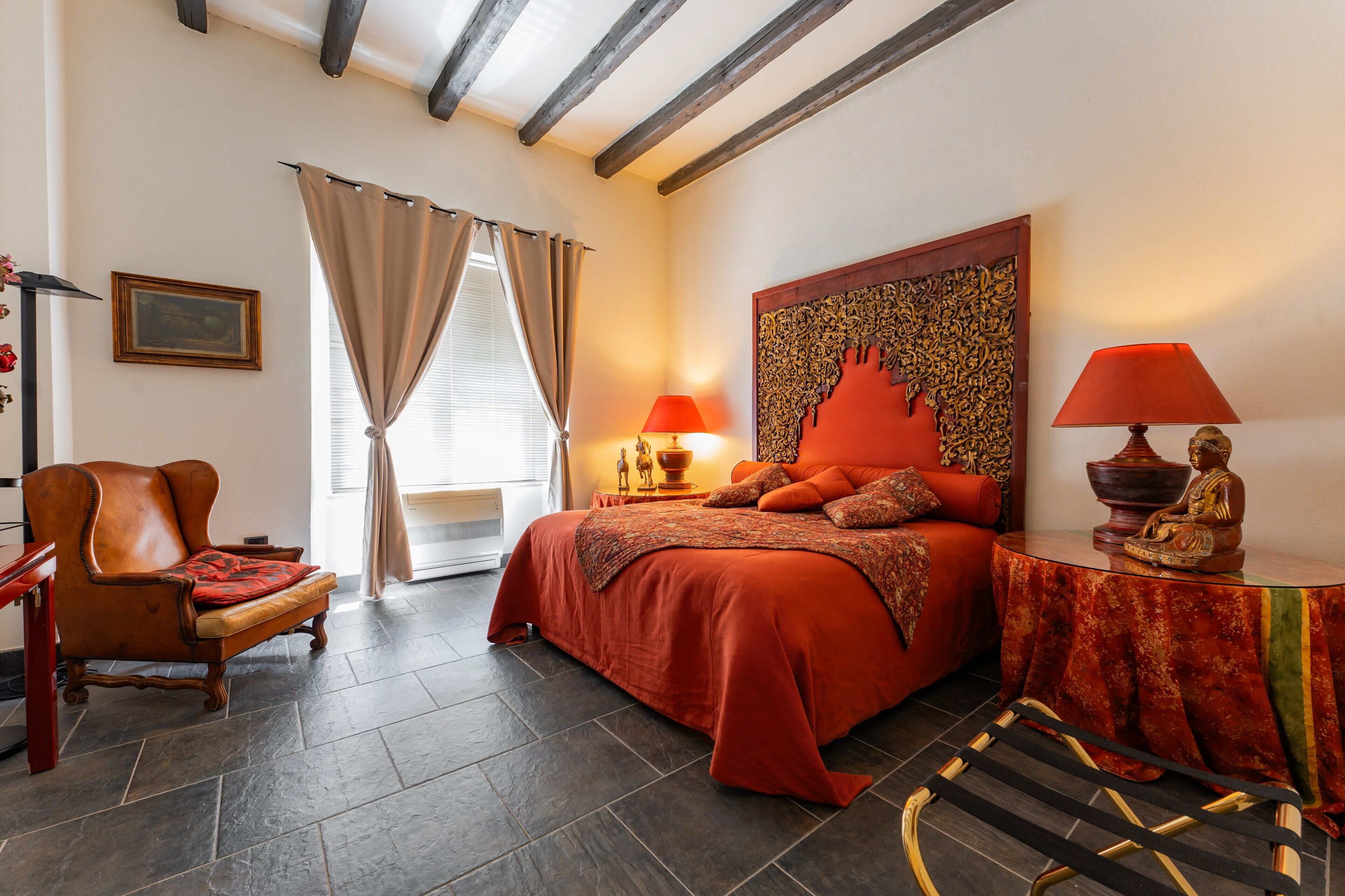 5 dormitorios, tabla de planchar con plancha, wifi gratis y ropa de cama