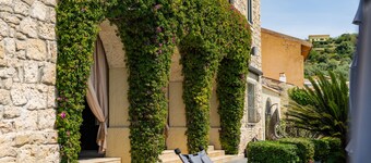 Villa 'Luxury Home Borgo Antico' avec vue sur les montagnes, Wi-Fi et climatisation