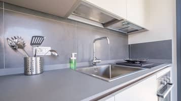 Kühlschrank, Ofen, Herdplatte, Geschirrspüler