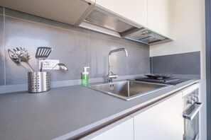 Fridge, oven, stovetop, dishwasher - Holiday Home 'Ninai Sea Holiday Apartment 2' with Balcony, Wi-Fi and Air Conditioning (Furci)