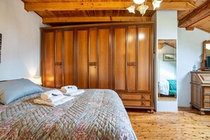 2 chambres, fer et planche à repasser, accès au Wi-Fi (inclus)